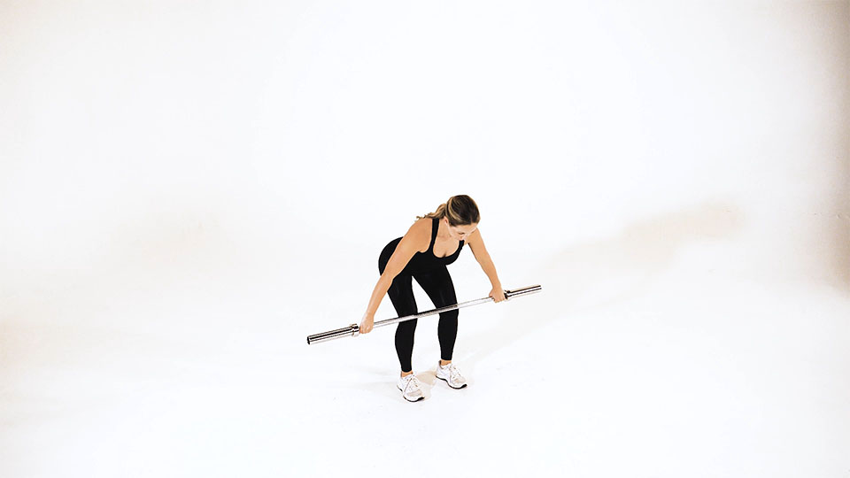 Arrancada Colgante de Barra por Debajo de las Rodillas