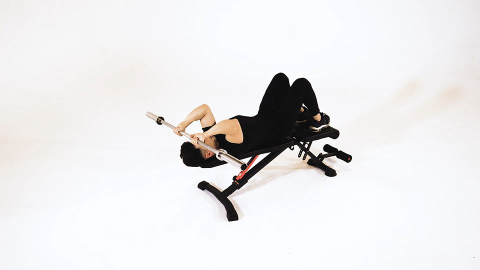 Extensión de Tríceps con Barra por Detrás de la Cabeza