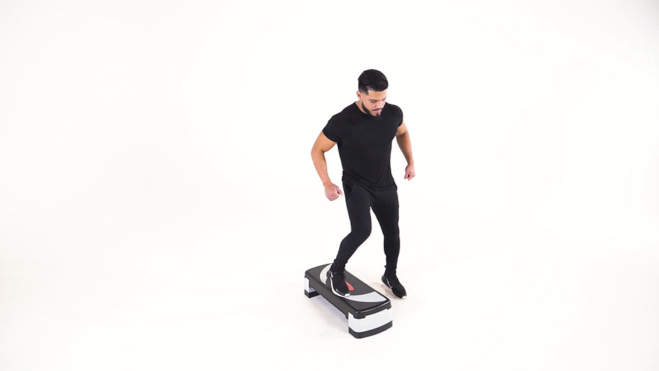 Salto lateral con paso por encima de un cajón