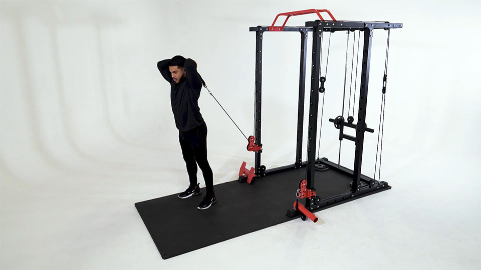 Extensión de Tríceps con Cuerda por Encima de la Cabeza