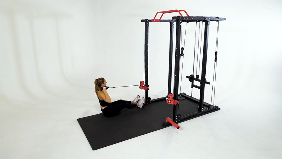 Remo en Polea con Cuerda al Cuello