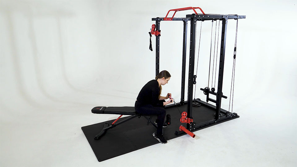 Curl de muñeca con cable