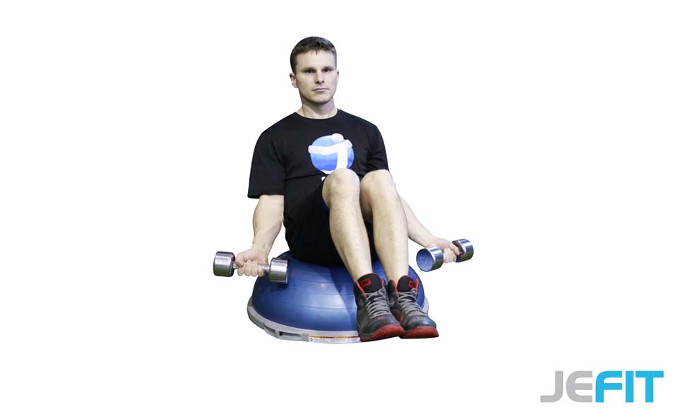 Curl de Bíceps con Mancuernas en Bosu
