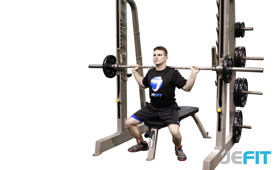 Sentadilla en Máquina Smith con Banco
